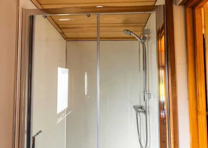 Bluebell Hut Bristol