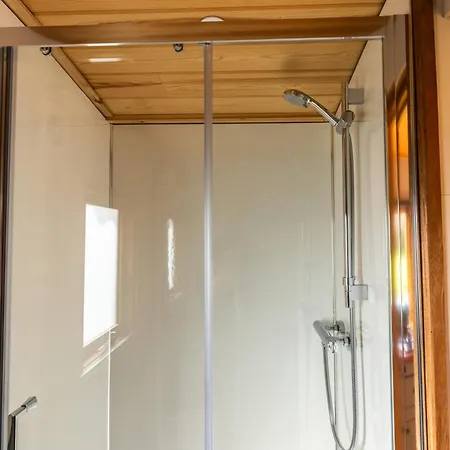 Bluebell Hut Bristol