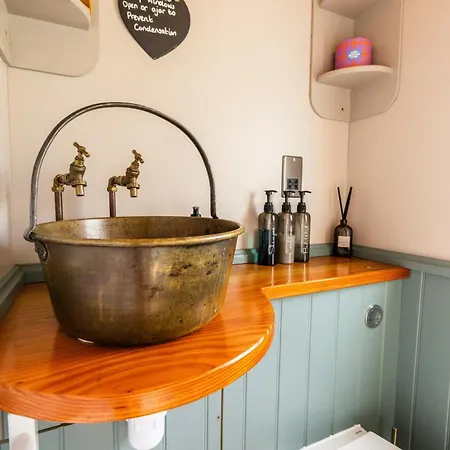 Apartment Bluebell Hut Bristol